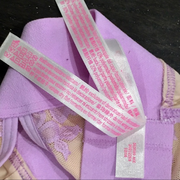 2 Rare VS PINK Lacey Bras - Picture 10 of 16